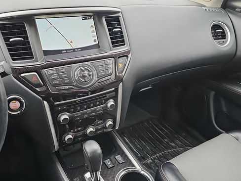 Used 2020 Nissan Pathfinder SL image 8