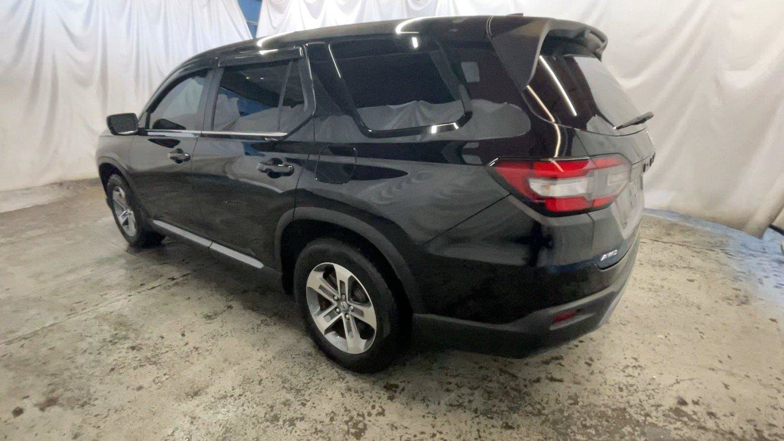Certified 2025 Honda Pilot EX-L image 10
