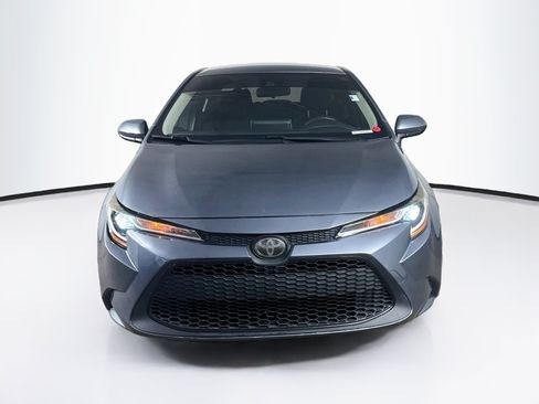 Used 2020 Toyota Corolla LE FWD image 3