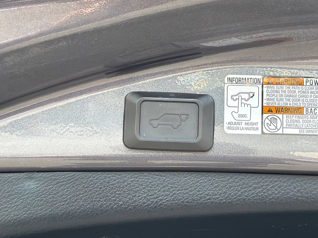 Used 2016 Toyota RAV4 XLE AWD/4WD image 21