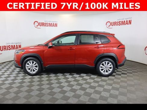 Used 2024 Toyota Corolla Cross LE image 6