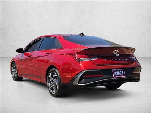 Certified 2025 Hyundai Elantra Sport FWD image 8