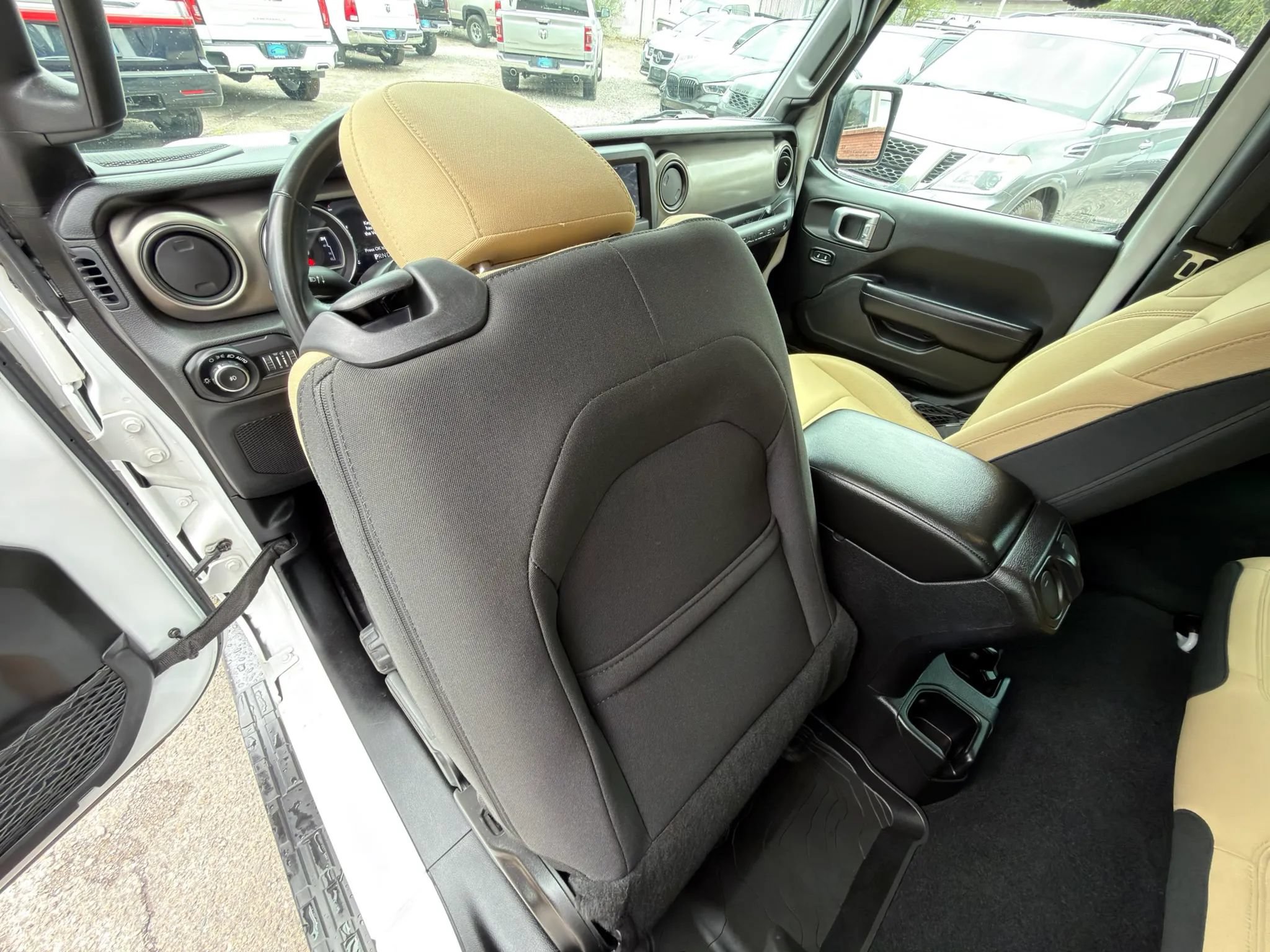 Used 2019 Jeep Wrangler Sport AWD/4WD image 19