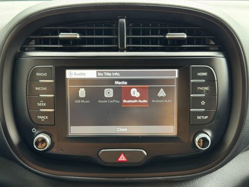 Used 2021 Kia Soul LX FWD image 22