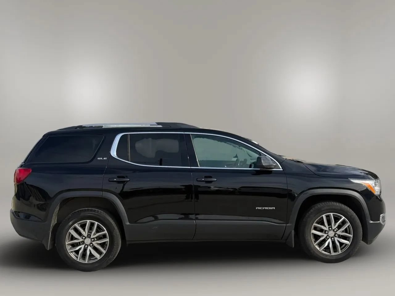 Used 2018 GMC Acadia SLE w/ Driver Alert Package I AWD/4WD image 8