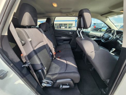 Used 2018 Dodge Journey SE image 13