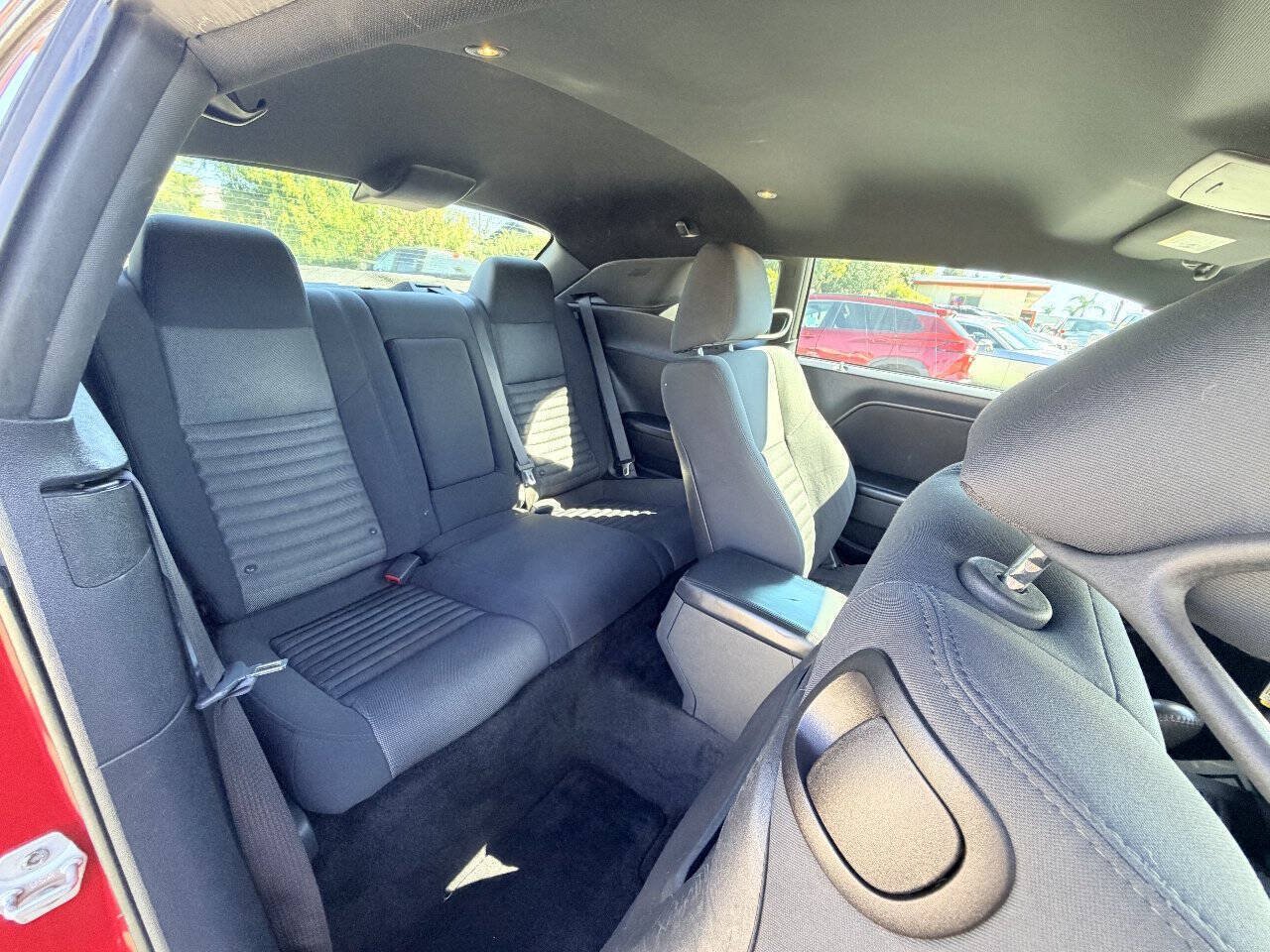 Used 2012 Dodge Challenger SXT RWD image 14