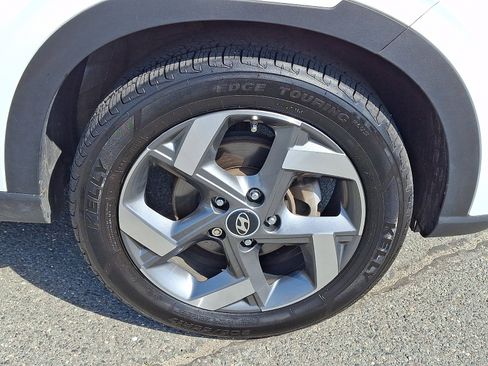 Used 2022 Hyundai Venue Limited w/ Cargo Package FWD image 8