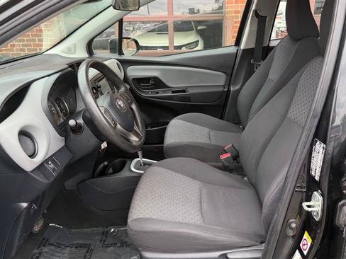 Used 2017 Toyota Yaris L w/ Carpet Mat Package FWD image 23