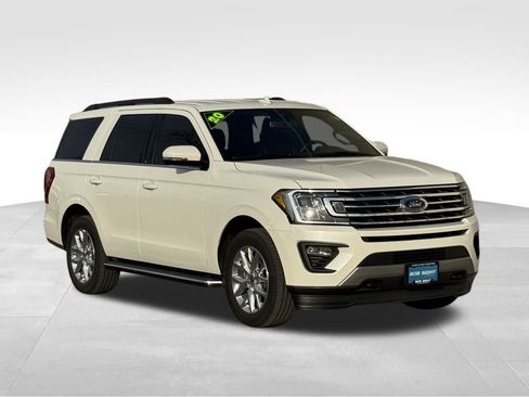 Used 2020 Ford Expedition XLT w/ Equipment Group 202A image 2