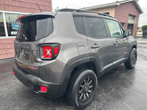 Used 2016 Jeep Renegade Trailhawk AWD/4WD image 5