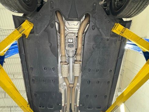 Used 2015 Bentley Flying Spur W12 image 89