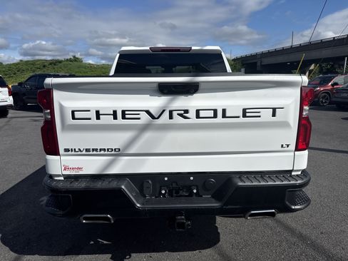 Used 2023 Chevrolet Silverado 1500 LT Trail Boss w/ LPO, Dark Essentials Package AWD/4WD image 4