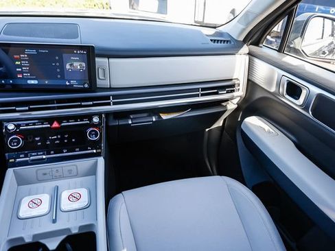 New 2026 Hyundai Santa Fe SE AWD/4WD image 18