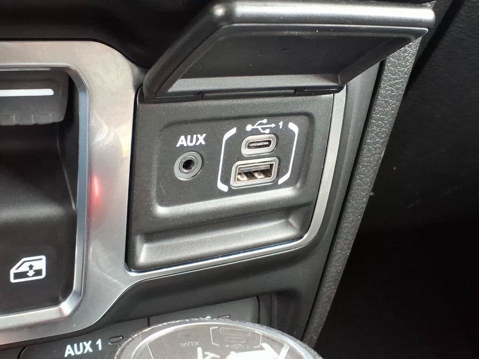 Used 2025 Jeep Wrangler Sport AWD/4WD image 18