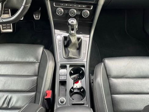 Used 2019 Volkswagen Golf R 4-Door image 15