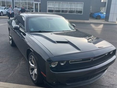 Used 2016 Dodge Challenger SXT Plus image 19