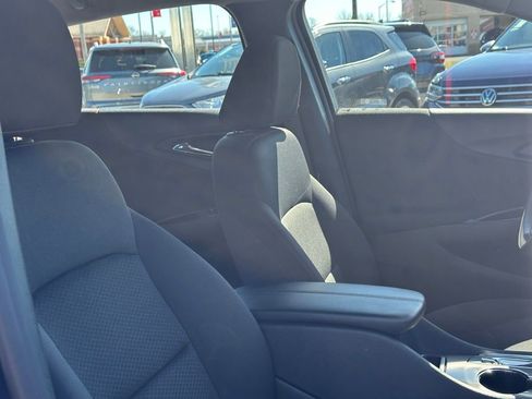 Used 2025 Chevrolet Malibu LT FWD image 19