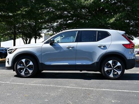Used 2026 Volvo XC40 B5 Plus AWD/4WD image 4
