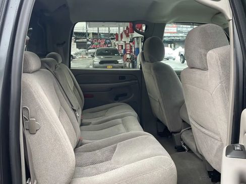 Used 2005 Chevrolet Avalanche Z71 w/ Preferred Equipment Group image 9