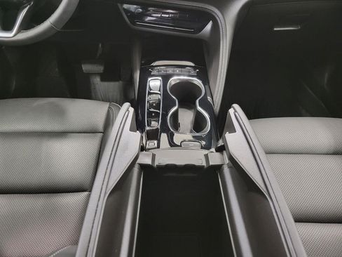 Used 2023 Buick Envision Essence AWD/4WD image 18