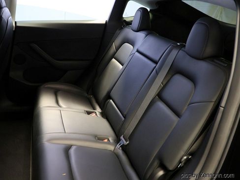 Used 2021 Tesla Model Y Performance image 12