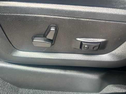 Used 2026 RAM 2500 Big Horn AWD/4WD image 19