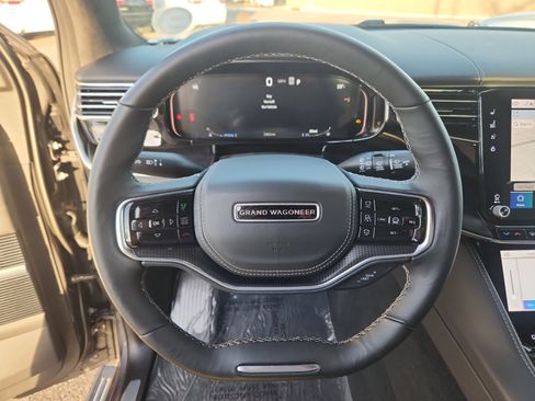 Used 2025 Jeep Grand Wagoneer Series II Obsidian w/ Quick Order Packagew 28T image 10