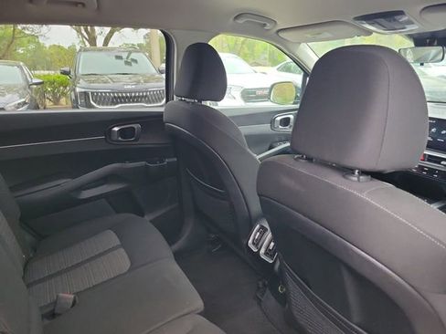 Used 2025 Kia Sorento LX image 32