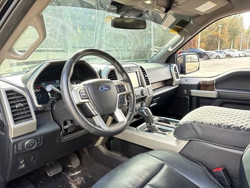 Used 2019 Ford F150 Lariat image 6