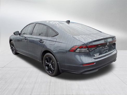 Used 2025 Honda Accord SE image 6