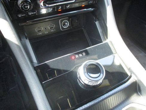 Used 2024 Jeep Grand Cherokee L Laredo AWD/4WD image 29