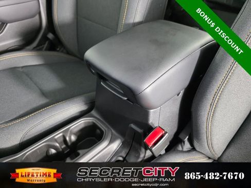 New 2025 Jeep Gladiator Sport image 25