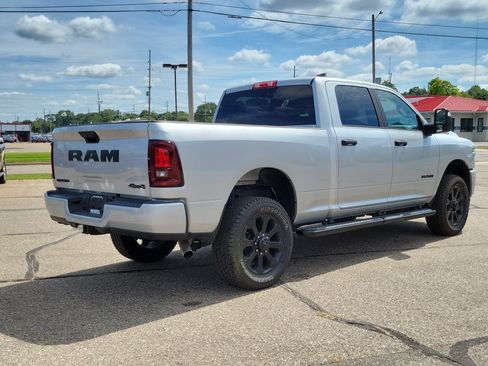 Used 2026 RAM 2500 Big Horn AWD/4WD image 4