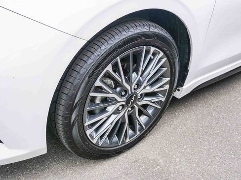 Used 2023 Kia Forte GT-Line FWD image 7