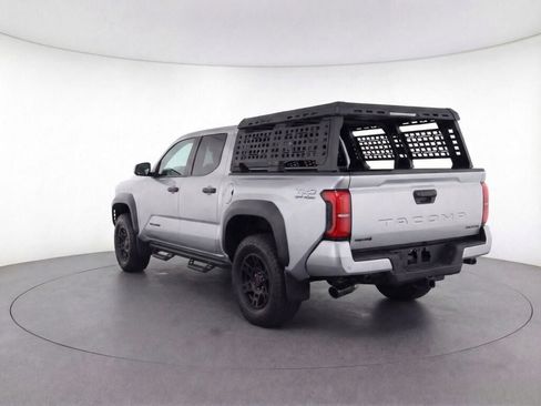 Used 2025 Toyota Tacoma TRD Off-Road w/ TRD Off Road Premium Package AWD/4WD image 4