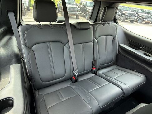 Used 2025 Jeep Grand Wagoneer Series II Obsidian w/ Quick Order Packagew 28T AWD/4WD image 23