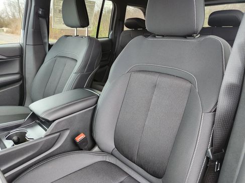 New 2025 Jeep Grand Cherokee Laredo w/ MOPAR Finishing Package image 22