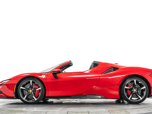 Used 2025 Ferrari SF90 Spider AWD/4WD image 6