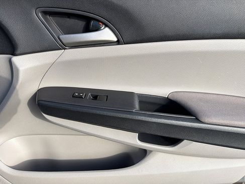 Used 2012 Honda Accord LX image 19