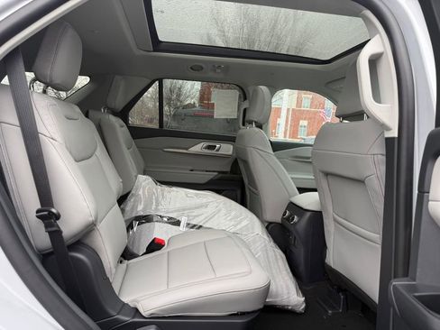 New 2026 Ford Explorer Active w/ Active Comfort Package image 6