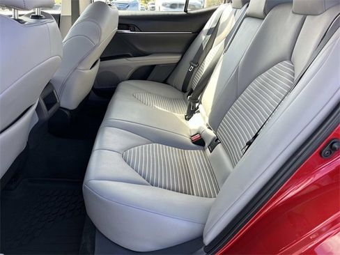Used 2024 Toyota Camry SE image 20