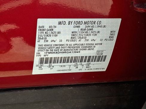 Used 2024 Ford Explorer XLT w/ Equipment Group 202A AWD/4WD image 33