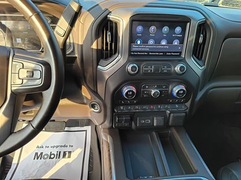 Used 2023 GMC Sierra 3500 Denali w/ Technology Package AWD/4WD image 17