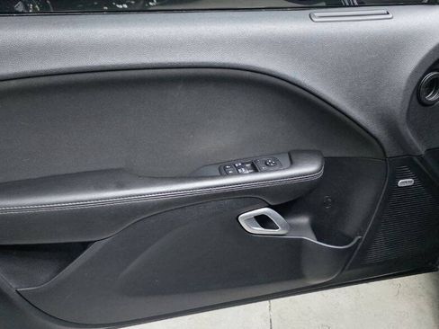 Used 2018 Dodge Challenger R/T w/ Driver Convenience Group RWD image 10