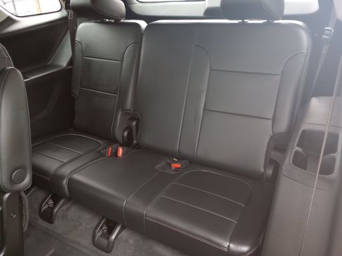 Used 2019 Chevrolet Traverse LT w/ LPO, Floor Liner Package FWD image 12
