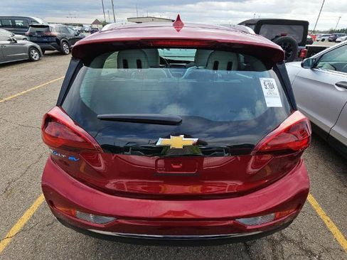Used 2021 Chevrolet Bolt Premier w/ Infotainment Package image 5