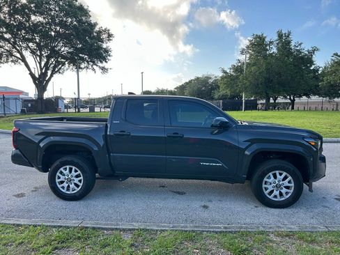 Used 2025 Toyota Tacoma SR5 RWD image 7
