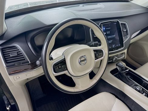 Used 2019 Volvo XC90 T5 Momentum w/ Multimedia Package AWD/4WD image 13