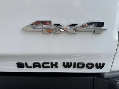 Used 2022 RAM 1500 Laramie AWD/4WD image 9